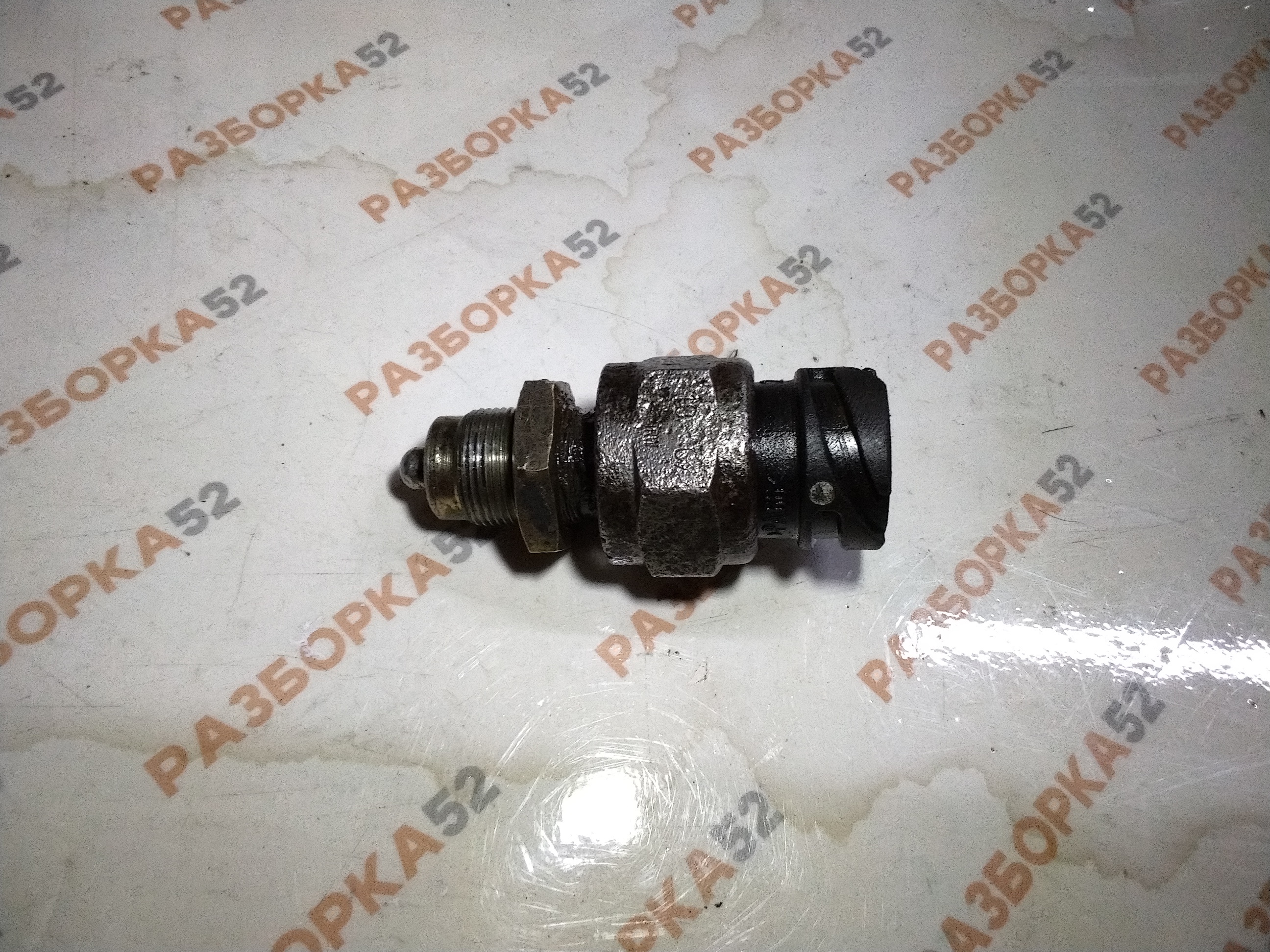 Датчик блокировки дифференциала Volvo FH 3181941 2798387 2823362 2948077 3015515 3032342 235385